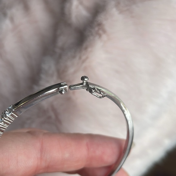 STERLING SILVER CLIP BANGLE WITH RHINESTONE PAVE SETTING - Picture 7 of 16